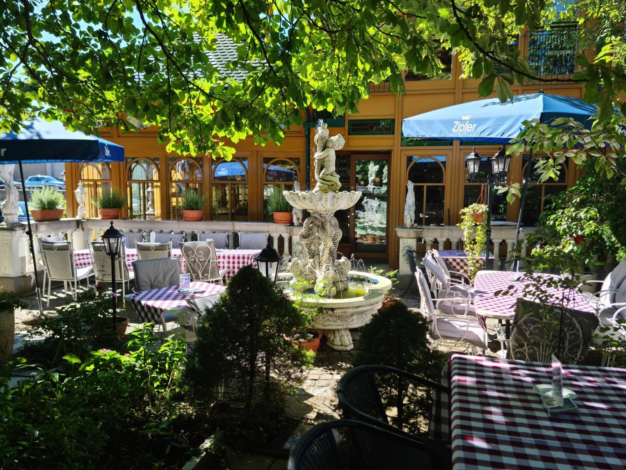 Höckner Plaza Hotel Attnang-Puchheim Exteriör bild