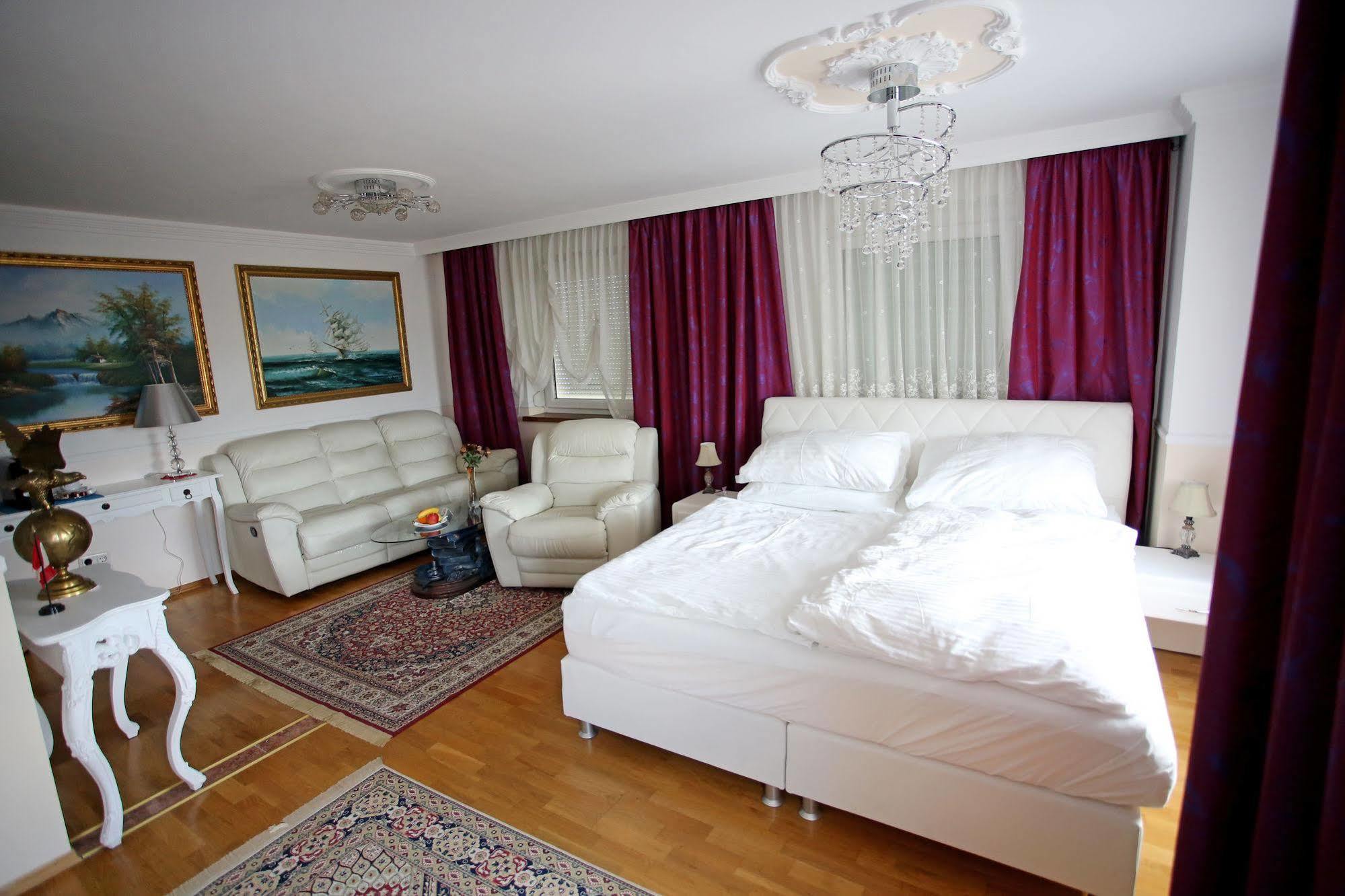 Höckner Plaza Hotel Attnang-Puchheim Exteriör bild